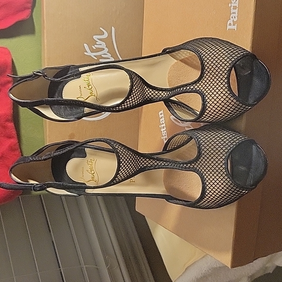 Christian Louboutin Black Suede and Mesh Peep toe. Size 42. Pre owned - Picture 4 of 8